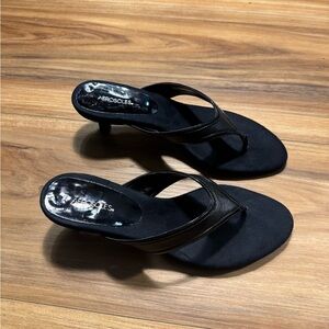 AEROSOLES Women's Classic Black Heels